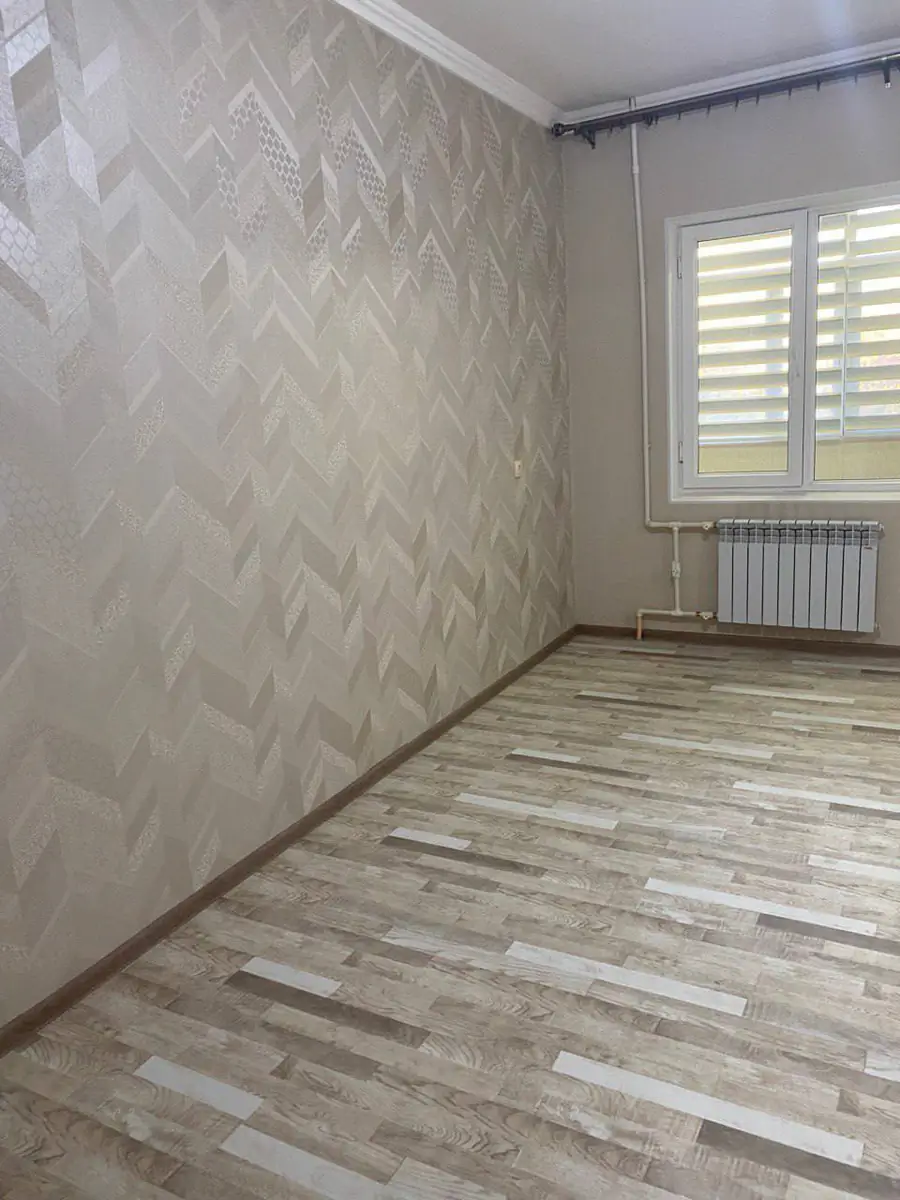4 xonali kvartira sotiladi − 92 m²