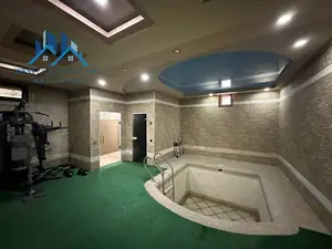 Сдается Более 5-комнатная квартира − 160 м²