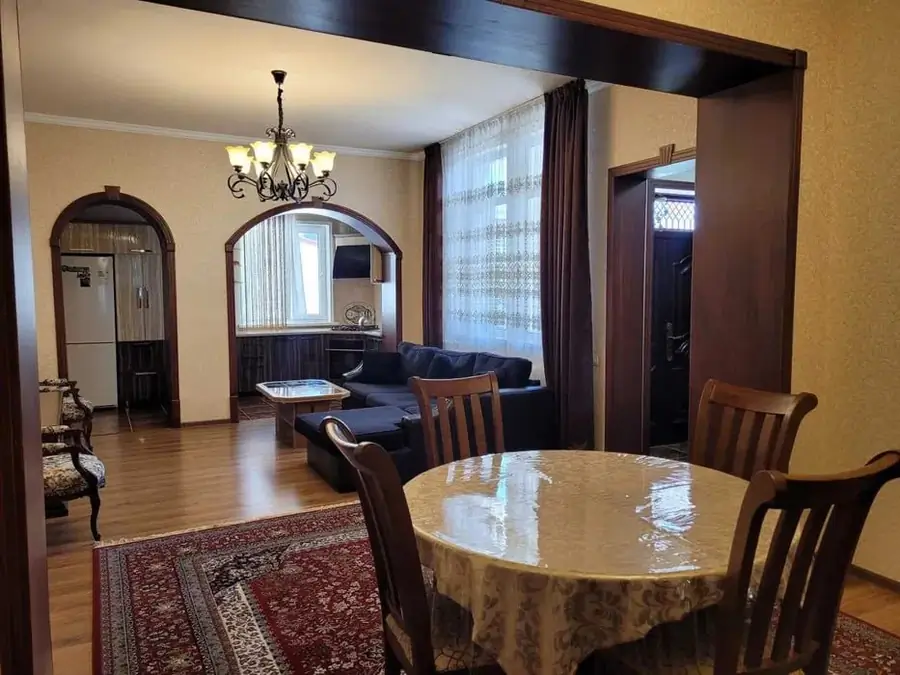 Ijaraga 1 qavatli uy − 200 m²