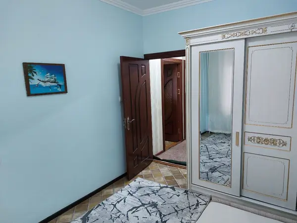 3-комнатная квартира − 100 м², 1/4 этаж