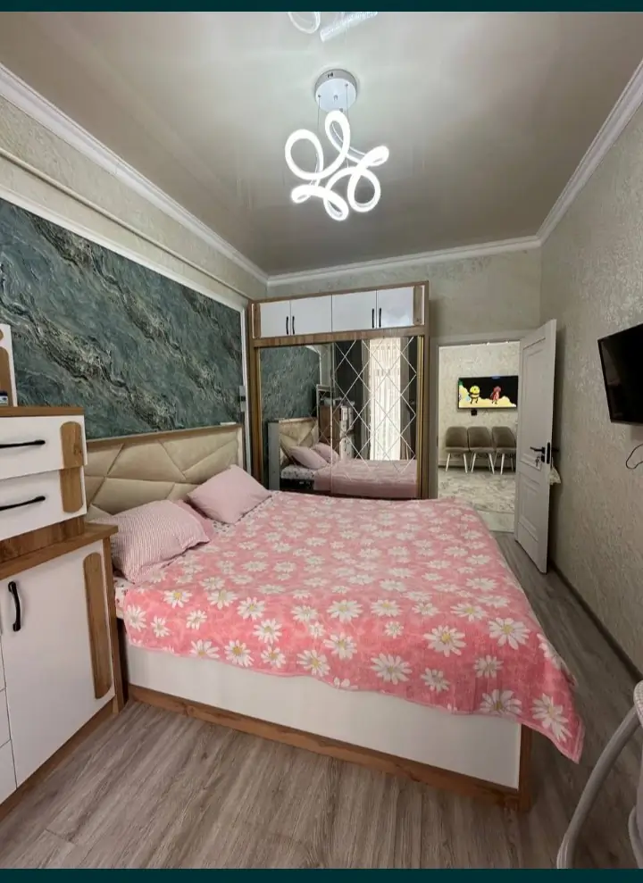 Продается 3-комнатная квартира − 54 м²
