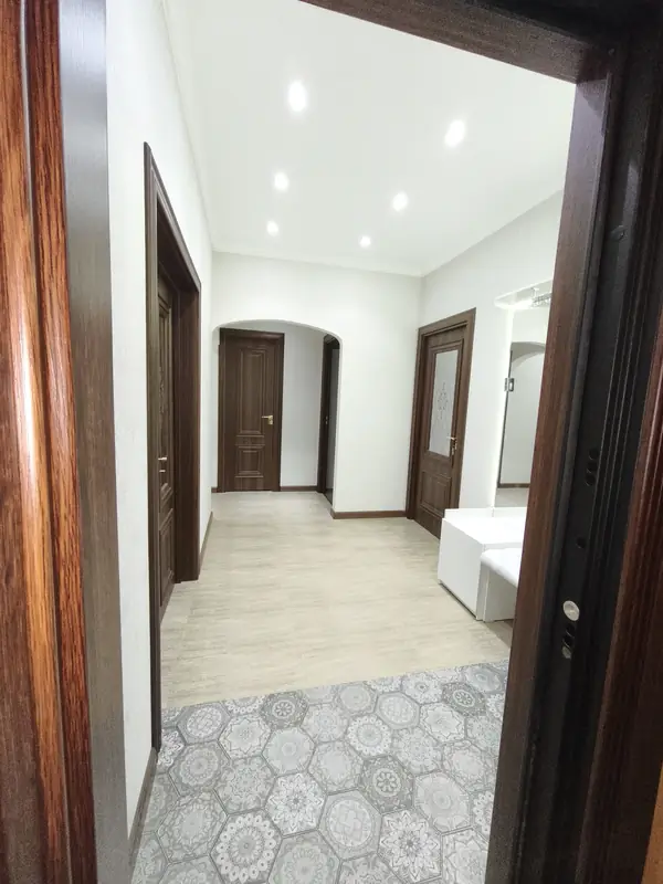 3 xonali kvartira − 92 m², 2/5 qavat