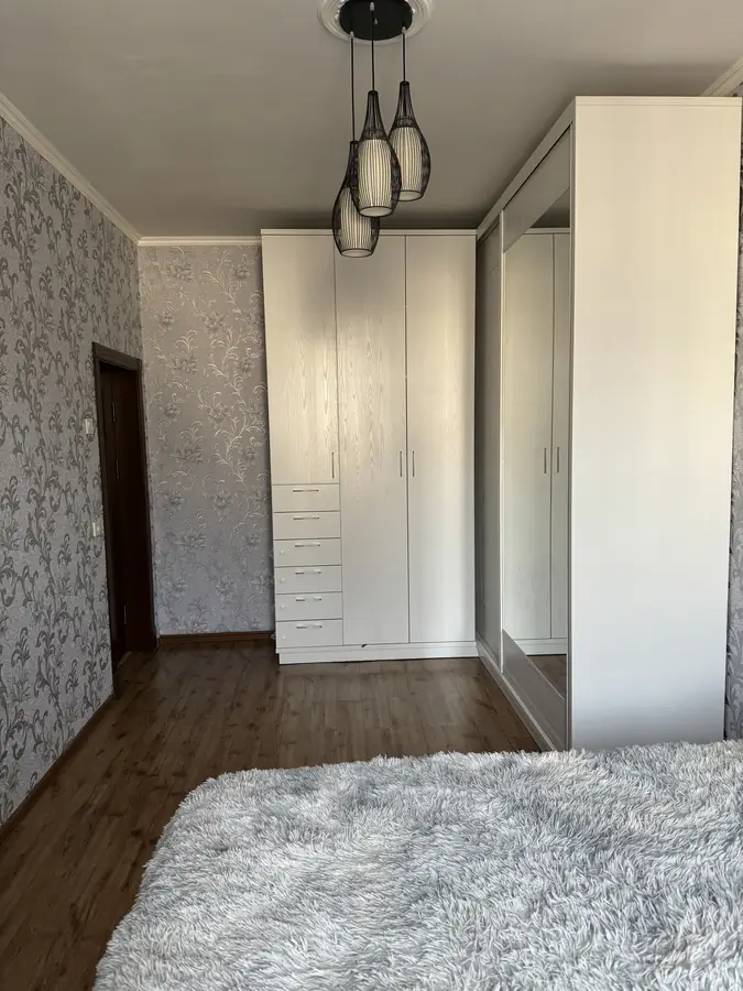 Продается 2-комнатная квартира − 49 м²