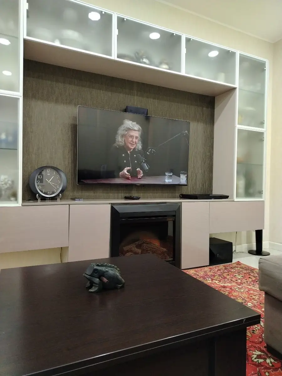 Продается 4-комнатная квартира − 107 м²