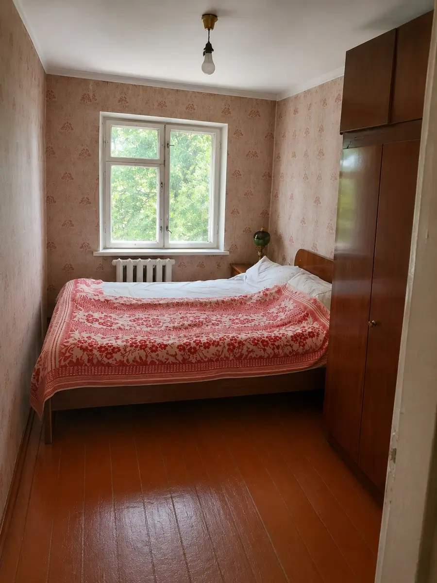 Продается 4-комнатная квартира − 80 м²