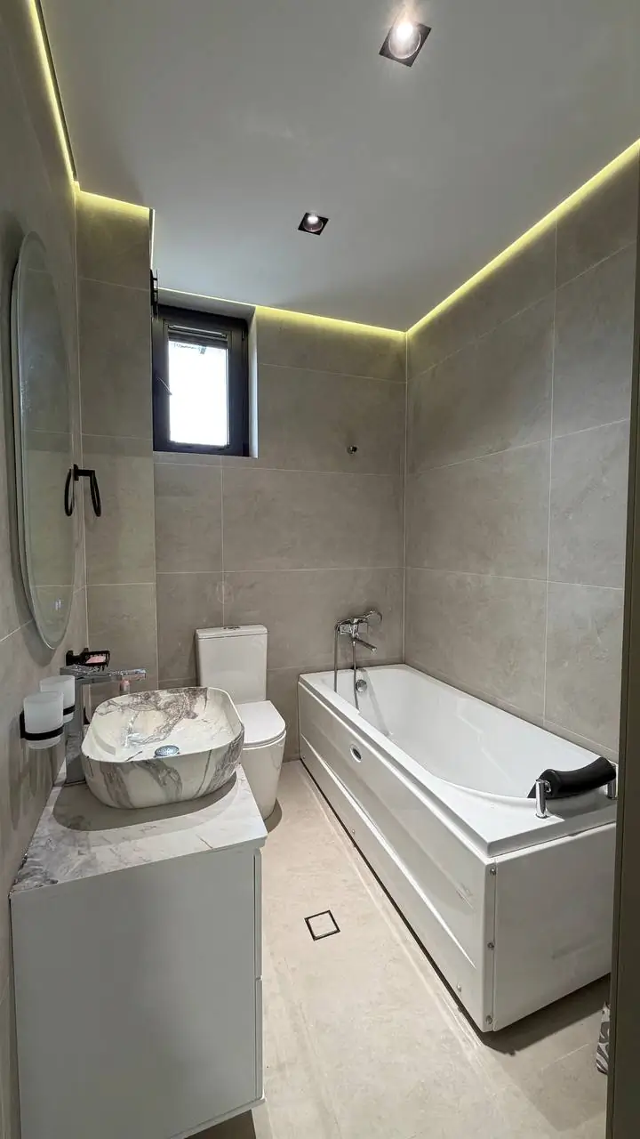 Ijaraga 2 qavatli uy − 300 m²