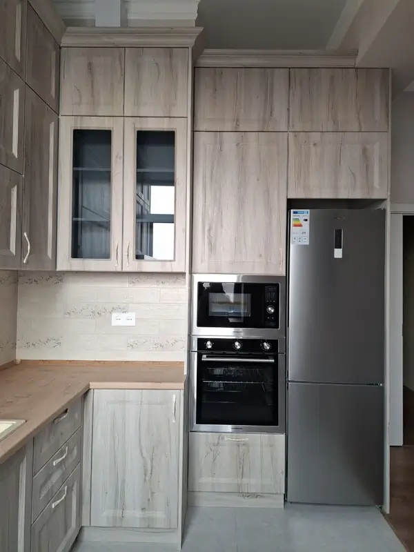 4 xonali kvartira sotiladi − 92 m²