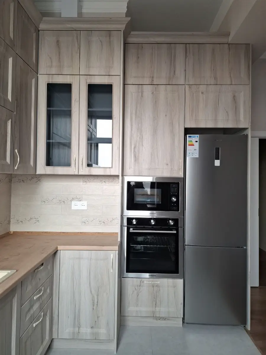 4 xonali kvartira sotiladi − 92 m²