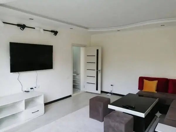 2 xonali kvartira sotiladi − 57 m²