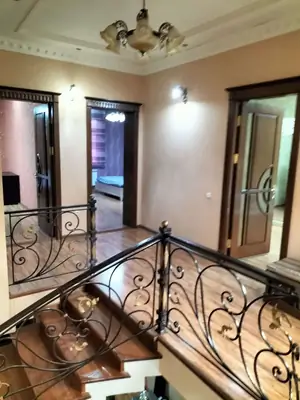 2 qavatli uy sotiladi − 160 m²