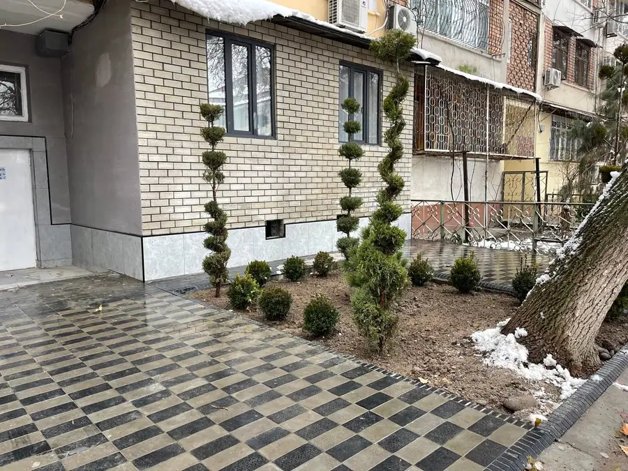 Продается 3-комнатная квартира − 63 м²