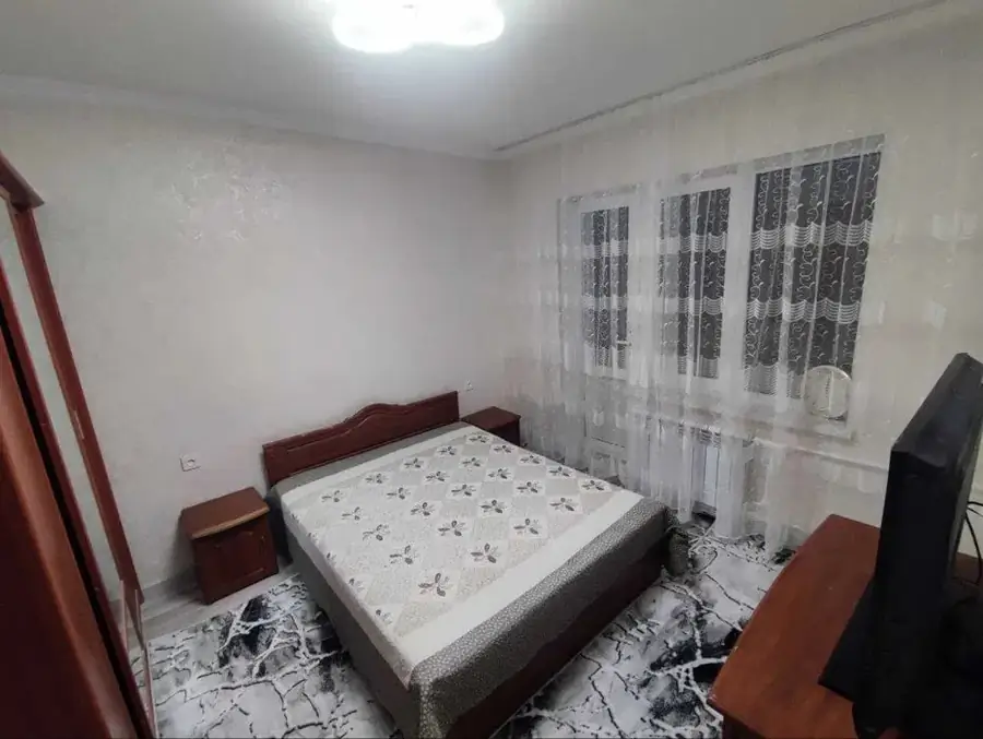 Сдается 3-комнатная квартира − 60 м²