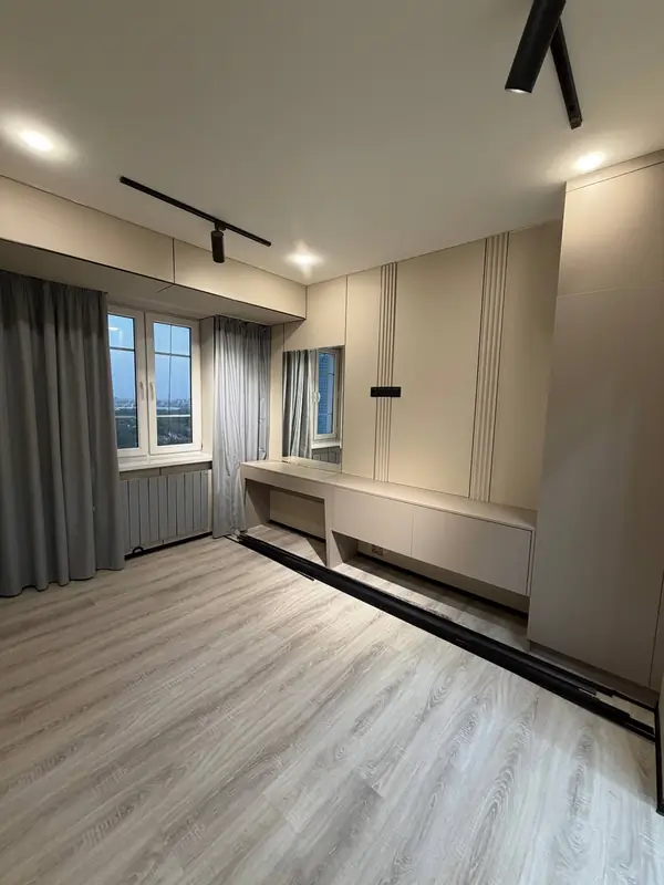3 xonali kvartira sotiladi − 75.7 m²