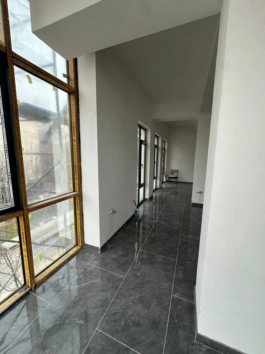 Ijaraga ofis − 810 m²