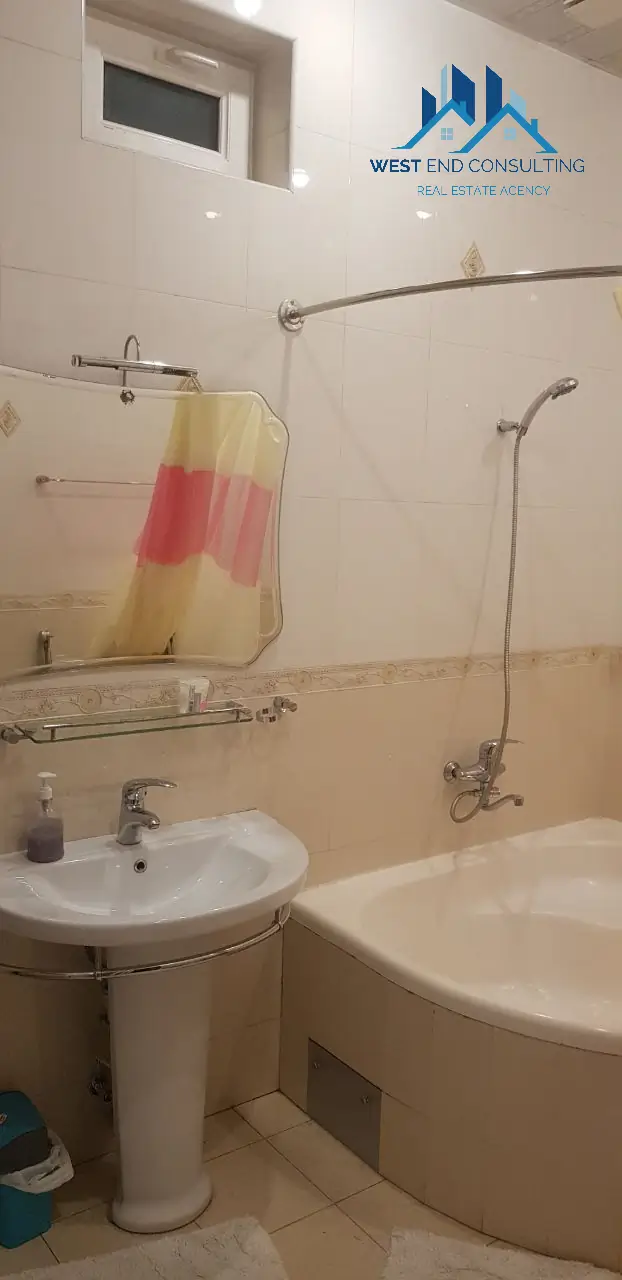 Ijaraga 3 qavatli uy − 350 m²