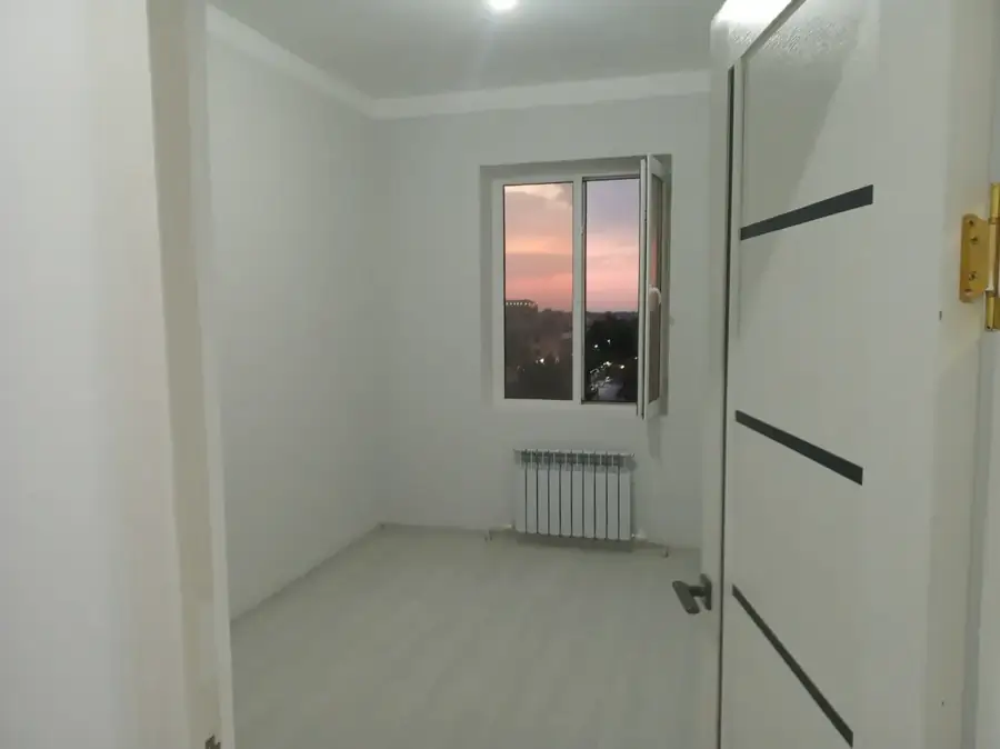 Сдается 2-комнатная квартира − 52 м²