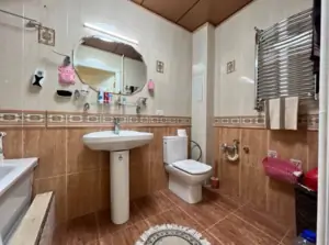 2 xonali kvartira sotiladi − 107 m²