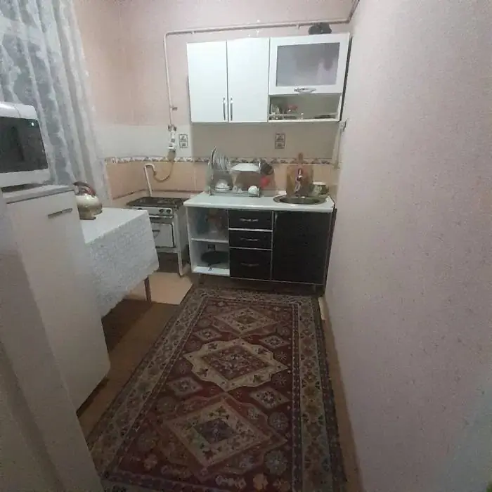 2 xonali kvartira sotiladi − 42.4 m²