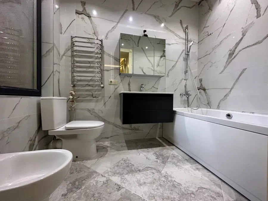 3 qavatli uy sotiladi − 450 m²