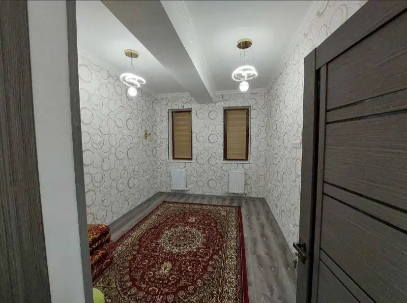 Сдается 4-комнатная квартира − 110 м²