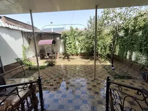 2 qavatli uy sotiladi − 3.7 m²