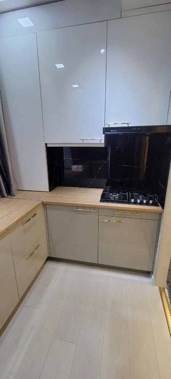 2 xonali kvartira sotiladi − 45 m²