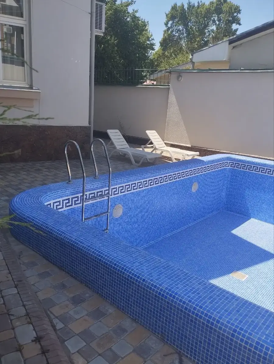 Ijaraga 2 qavatli uy − 248 m²