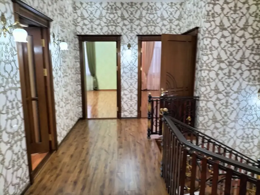 Ijaraga 2 qavatli uy − 200 m²
