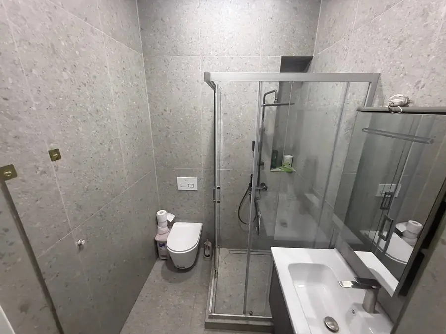 Ijaraga 3 qavatli uy − 400 m²
