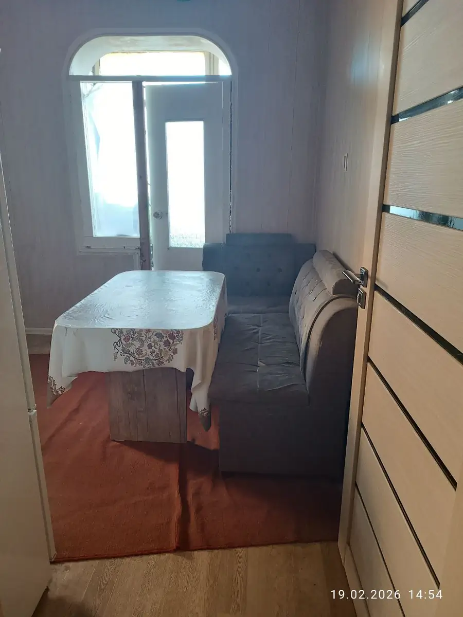 4 xonali kvartira sotiladi − 96 m²