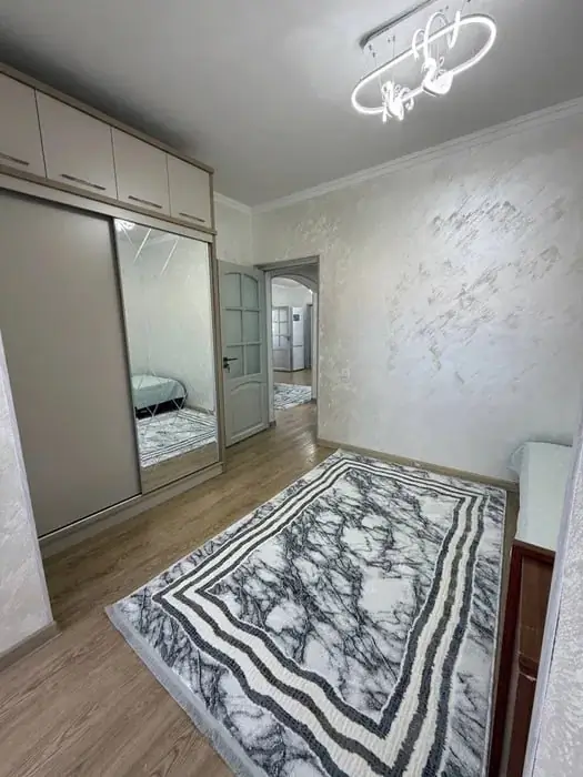 Сдается 3-комнатная квартира − 90 м²