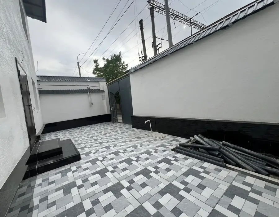 2 qavatli uy sotiladi − 225 m²