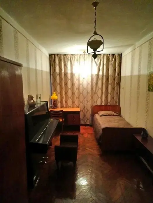 3 xonali kvartira sotiladi − 85 m²