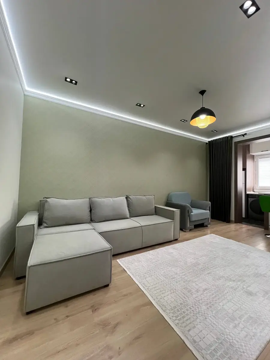 1 xonali kvartira sotiladi − 33 m²