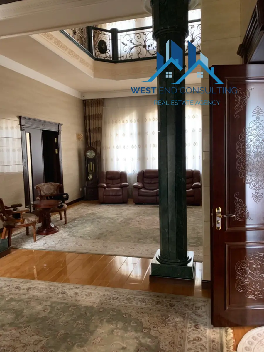 Ijaraga 4 qavatli uy − 700 m²