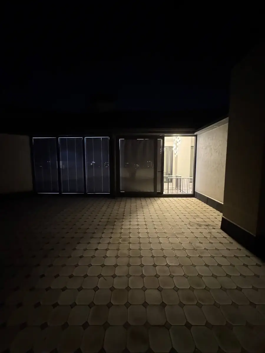 2 xonali kvartira sotiladi − 145 m²