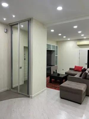 4 xonali kvartira sotiladi − 107 m²