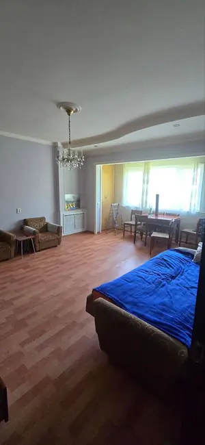 2 xonali kvartira sotiladi − 60 m²