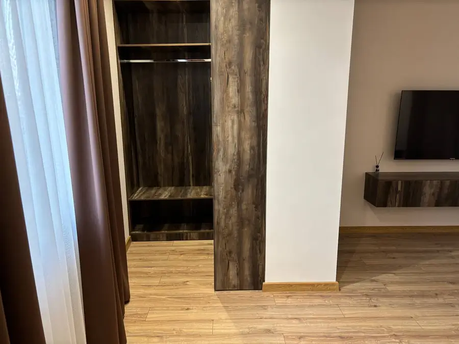2 xonali kvartira sotiladi − 72 m²