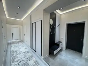3 xonali kvartira sotiladi − 81 m²