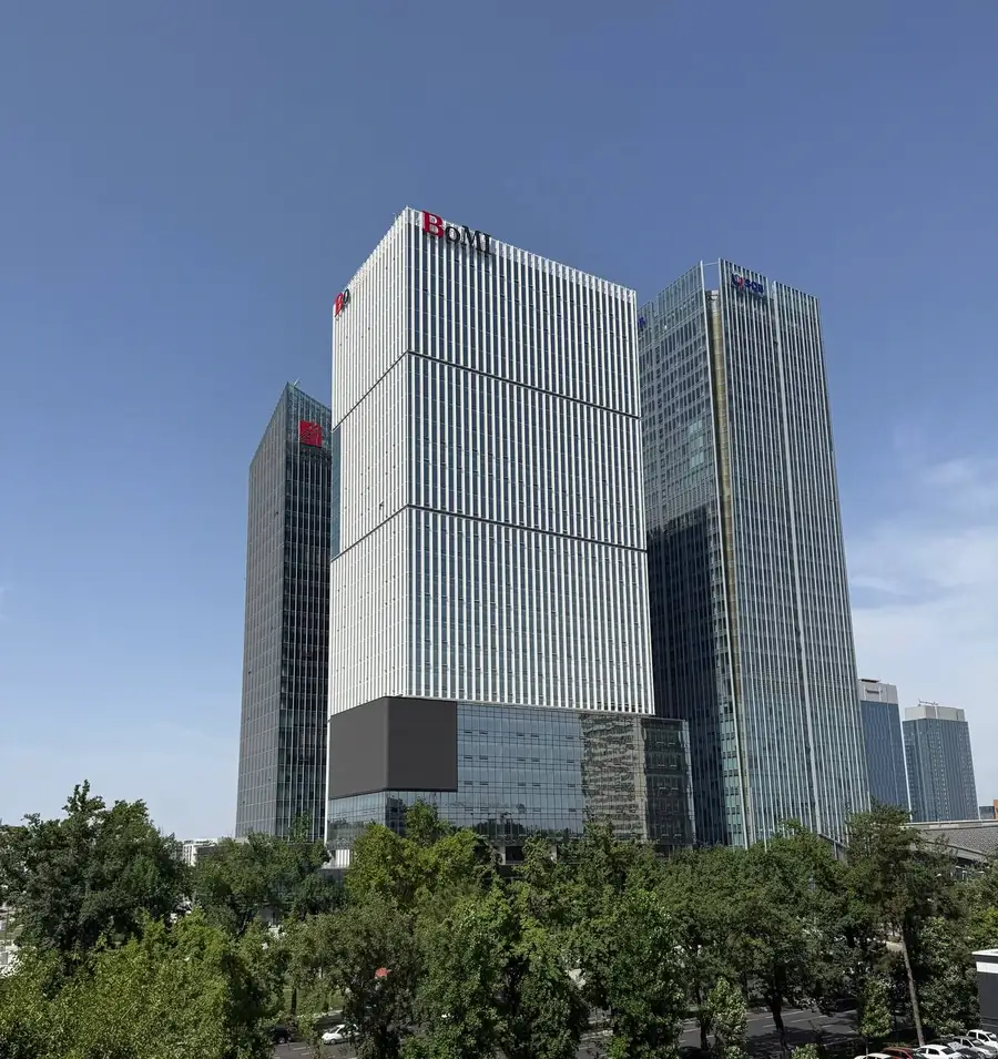 Более 5 xonali kvartira sotiladi − 152 m²