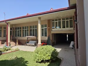 Продается 1-этажный дом − 900 м²