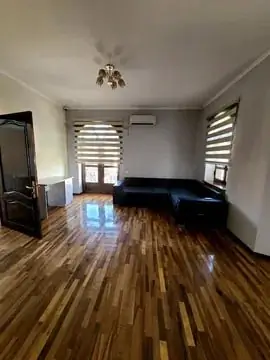 Ijaraga 3 qavatli uy − 750 m²