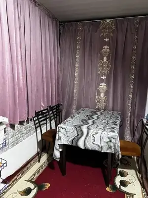 3 xonali kvartira sotiladi − 77 m²
