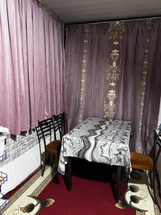 3 xonali kvartira sotiladi − 77 m²