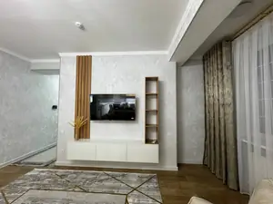 Сдается 2-комнатная квартира − 55 м²