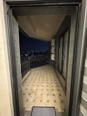 2 xonali kvartira sotiladi − 145 m²