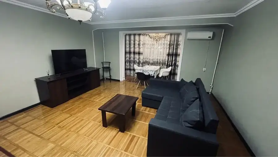 Сдается 3-комнатная квартира − 93 м²