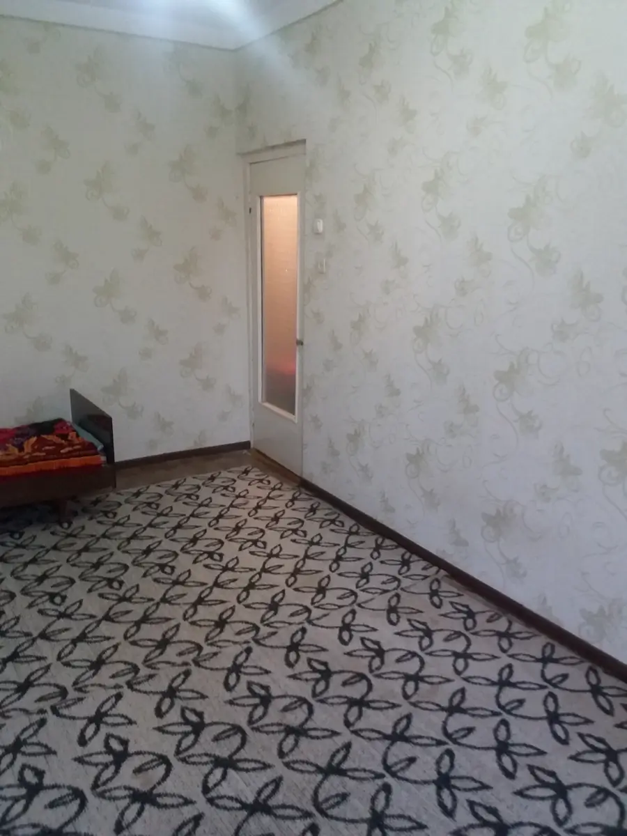 Продается 4-комнатная квартира − 84 м²