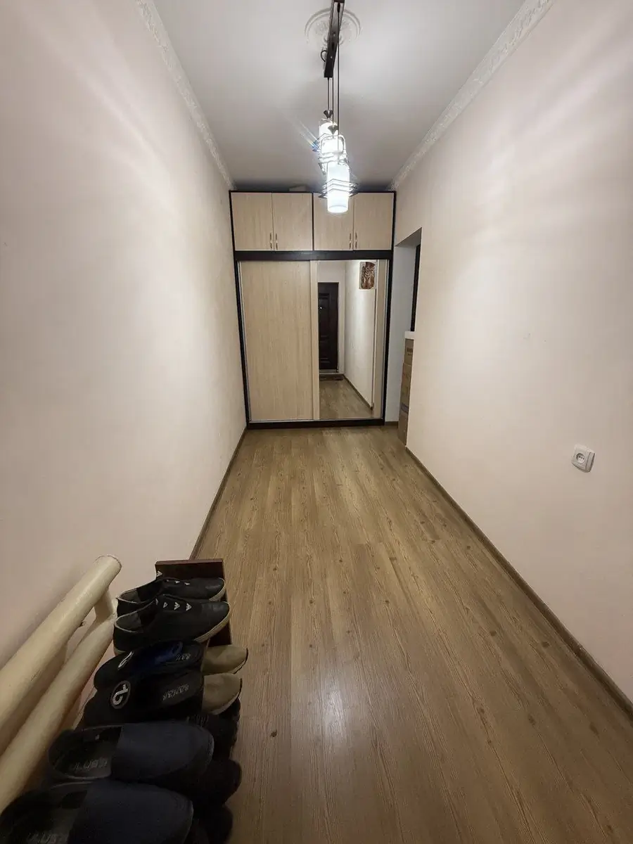 Продается 3-комнатная квартира − 92 м²